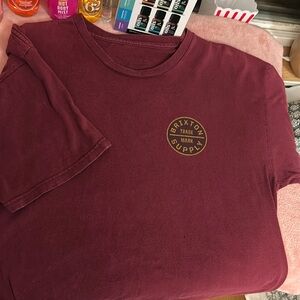 Men's Large Brixton Tee
Red 
Slightly Used